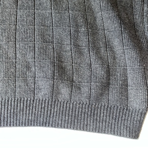 Izod-L-dark gray-100% cotton-crewneck,pull over, rib detail, long sleeve sweater - Picture 3 of 11